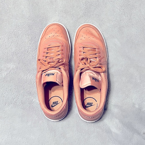 Nike Court Vintage Premium Sneaker | Pink | 9.5 - Picture 2 of 9